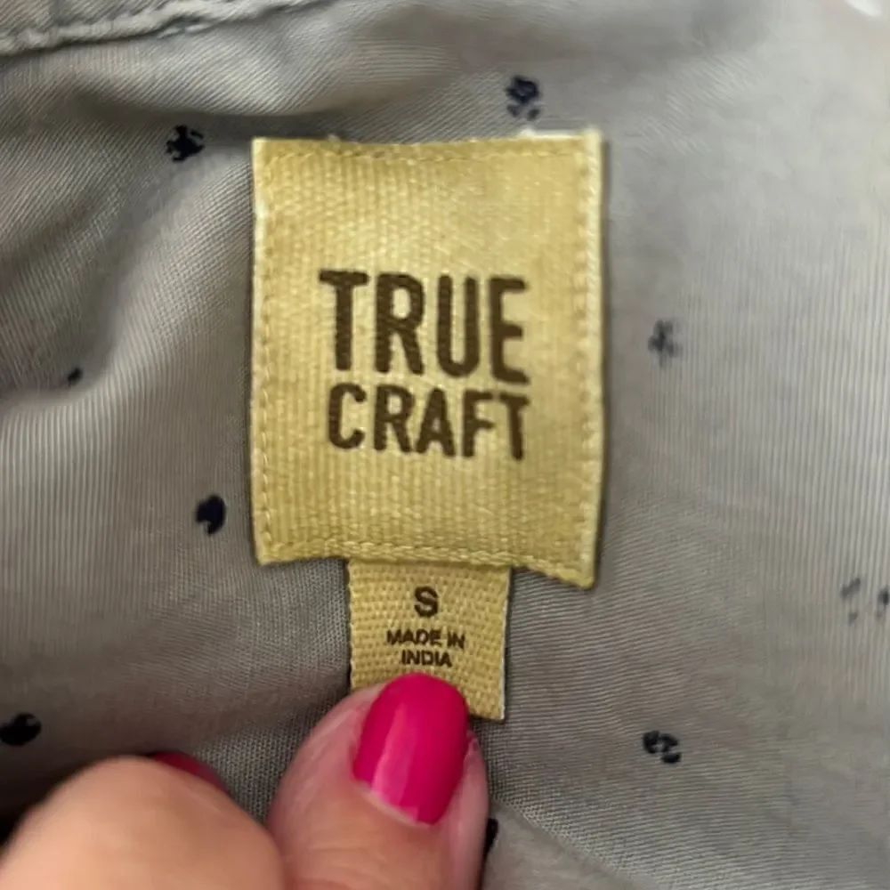True Craft Button Down Collar Shirt Small NWT - Picture 2 of 5